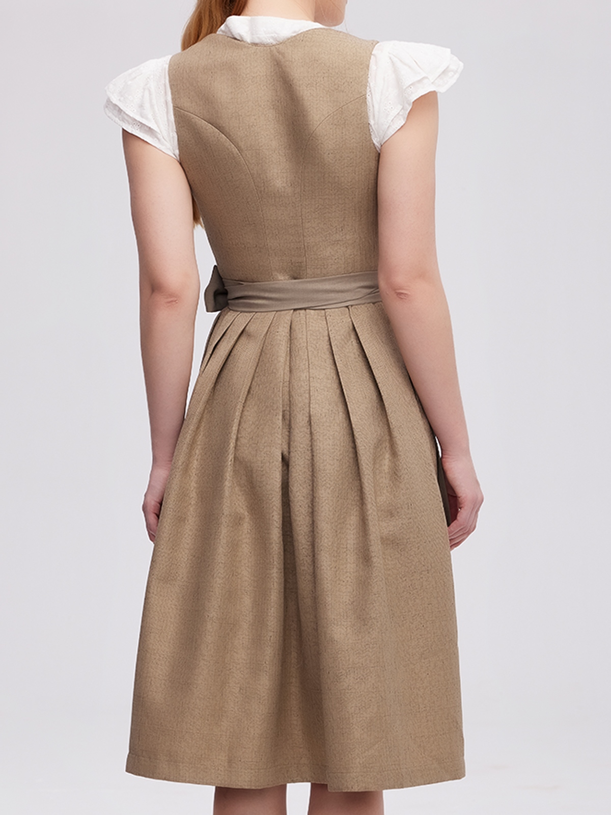 Dirndl in Grün – Eleganz und Tradition vereint