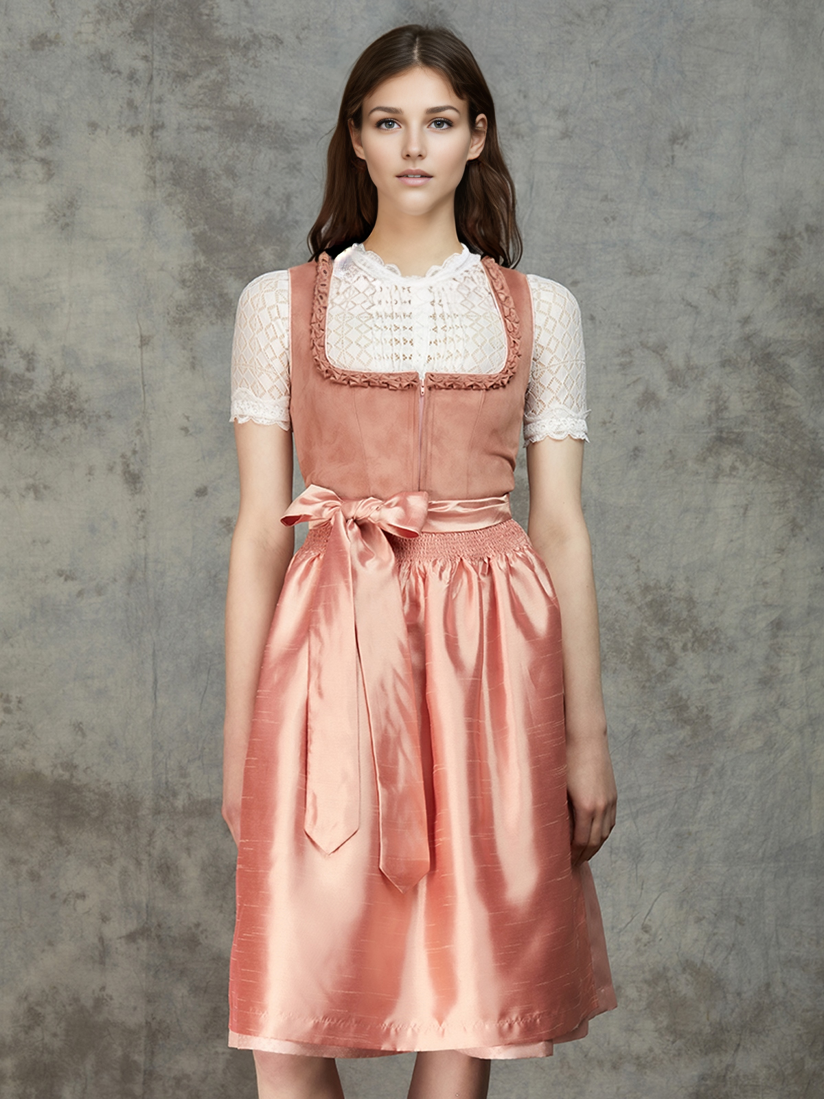 Olivgrünes Dirndl mit floralen Akzenten