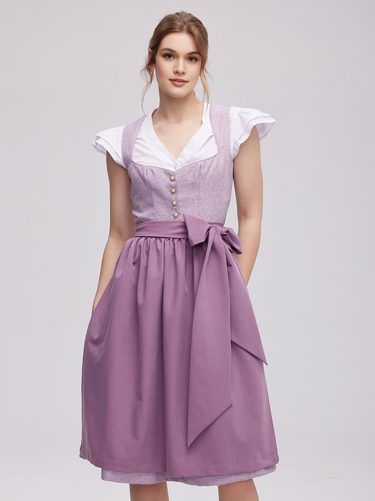 Samtdirndl in Lila – Eleganz pur