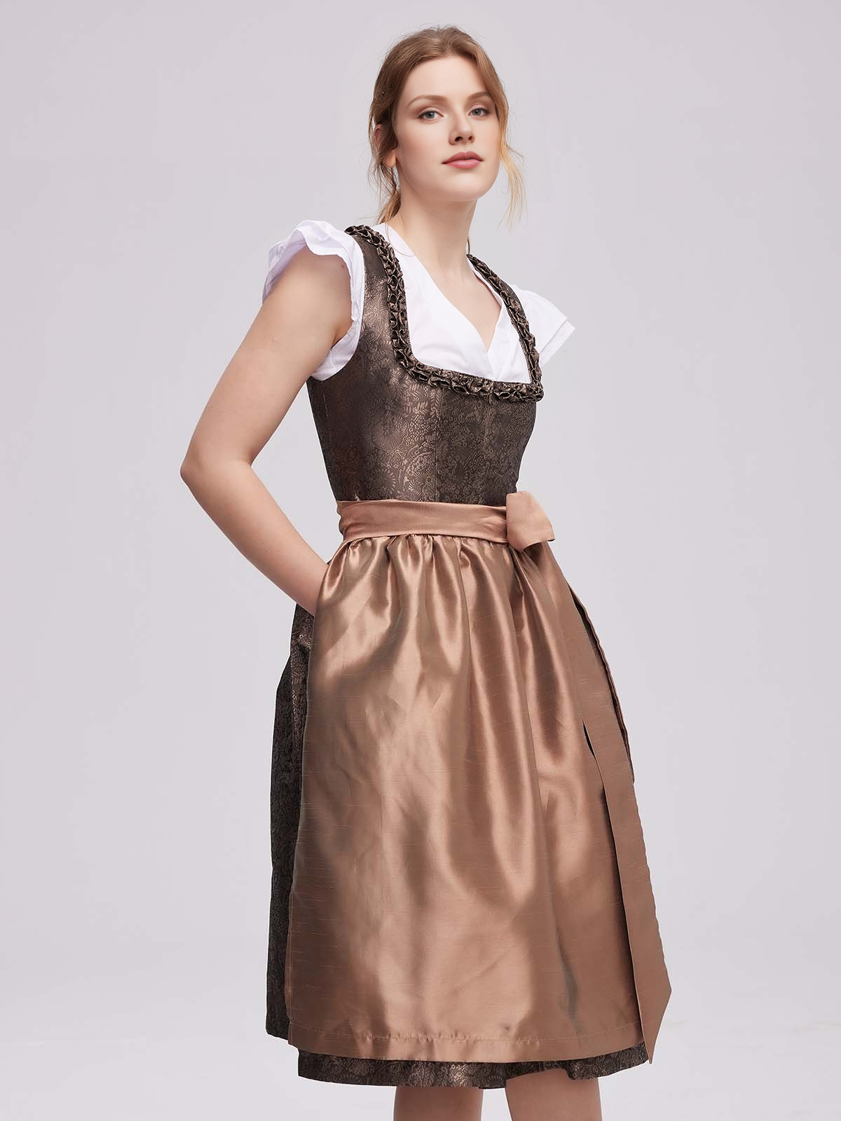 Schwarze Dirndl Bluse mit Spitzenbesatz