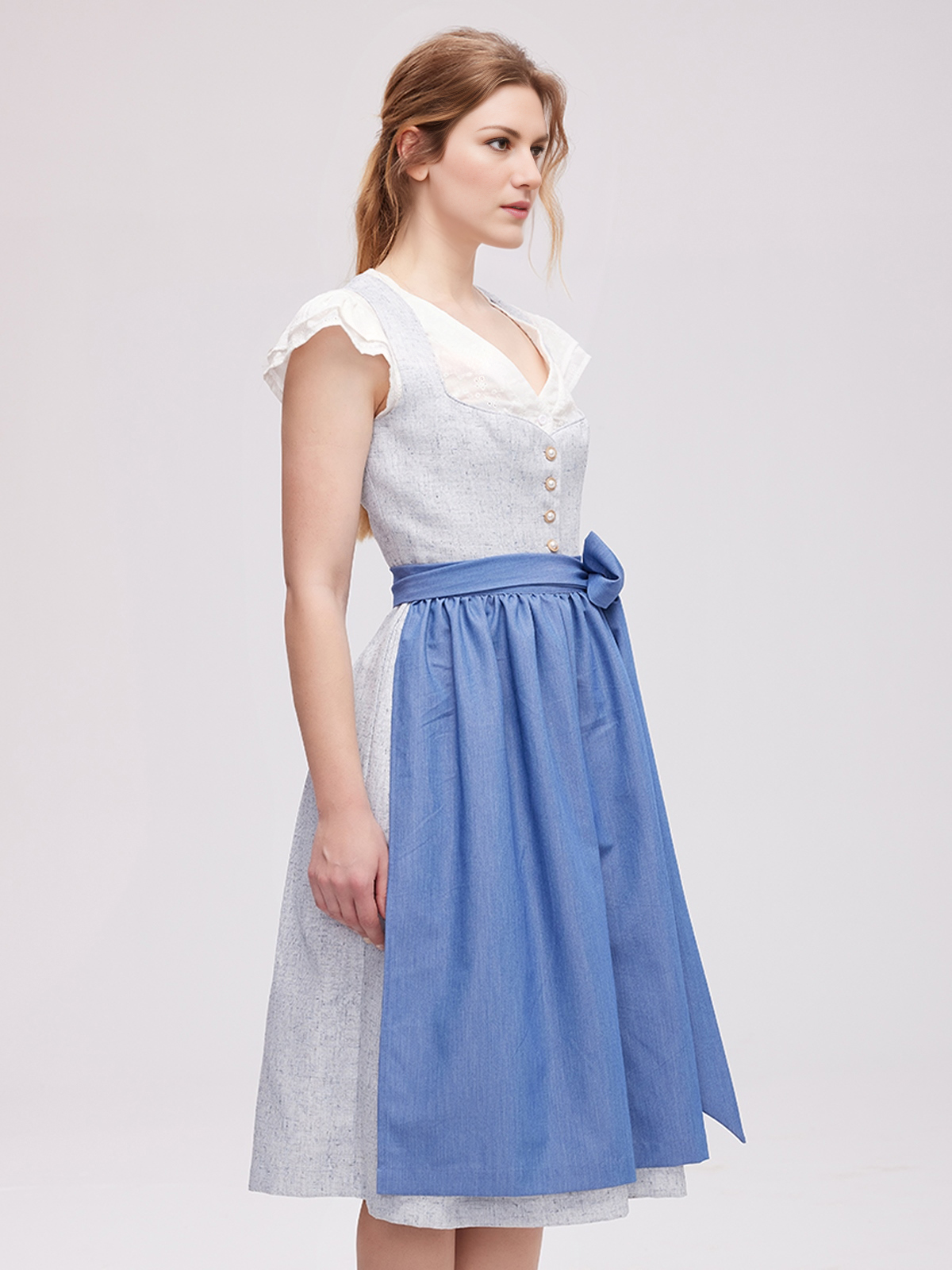 Modernes Dirndl in Blau mit Reißverschluss