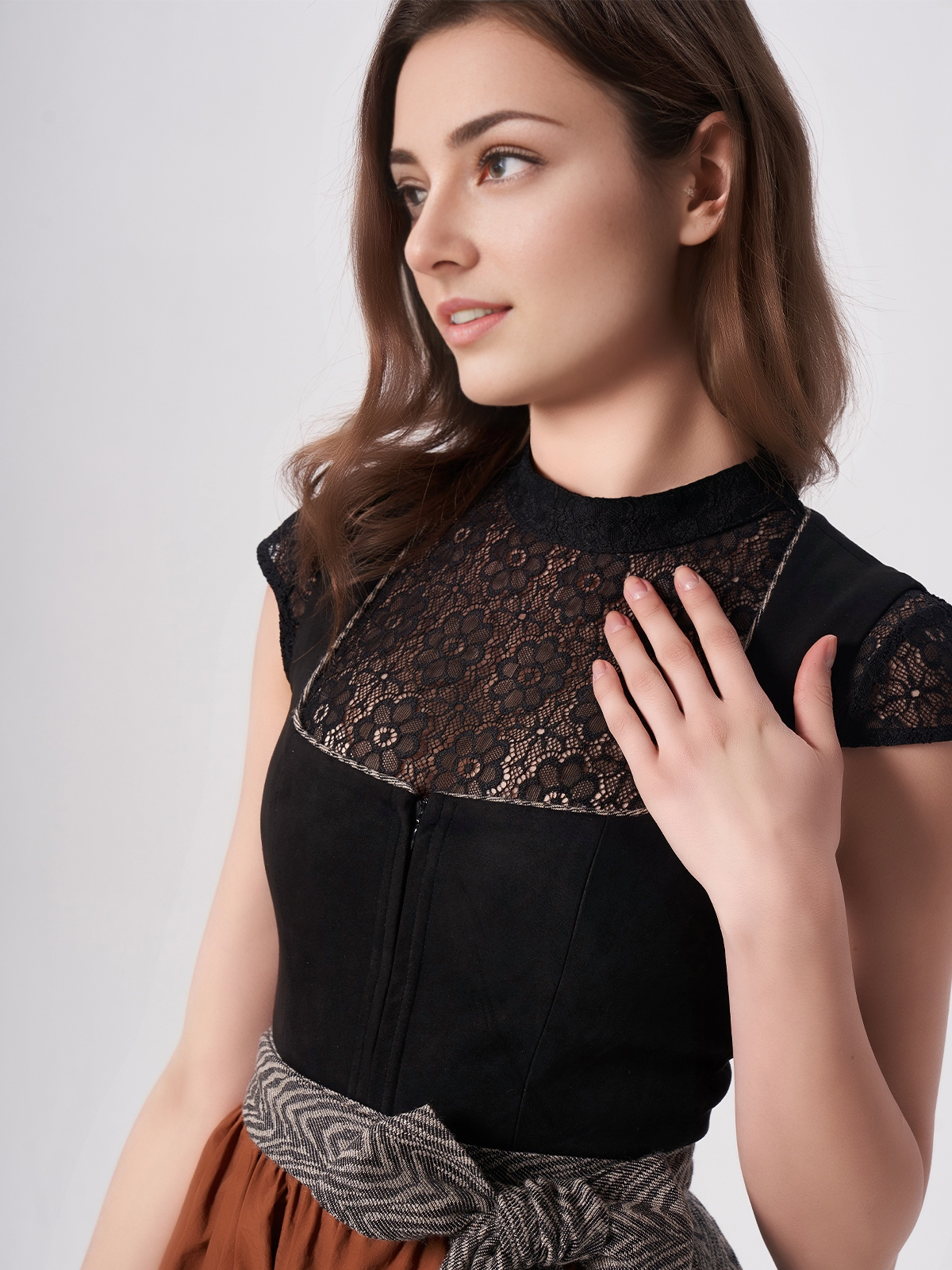 Elegantes Dirndl in Schwarz