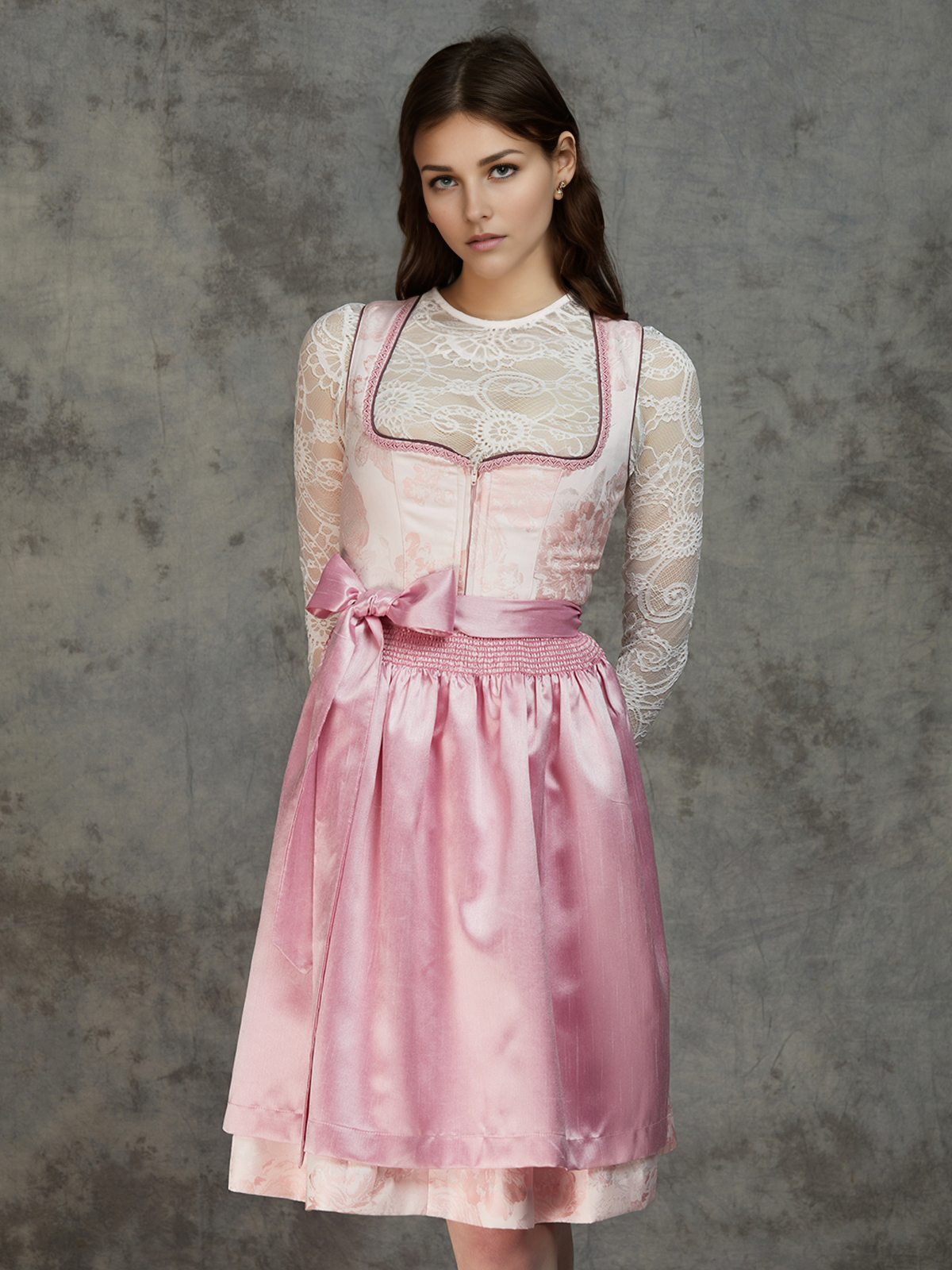 Modernes Dirndl in Blau mit schmeichelndem Schnitt