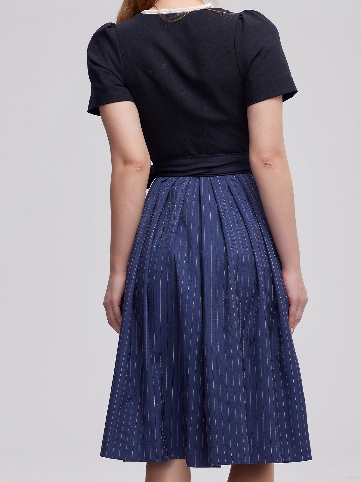 Klassisches blaues Dirndl