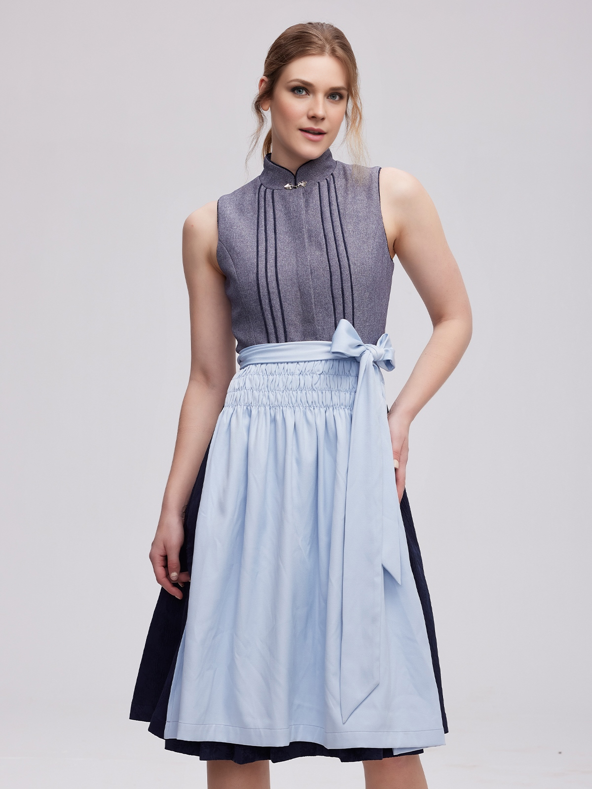 Hochgeschlossenes Dirndl Grün – stilvoll und elegant