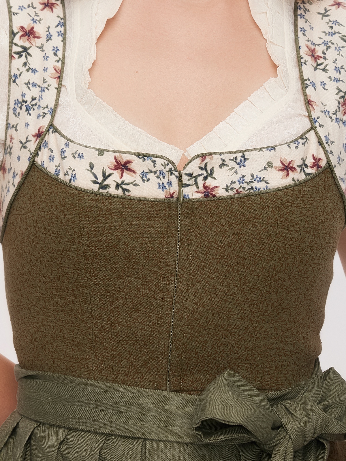 Dirndl in Grün – stilvoll und traditionell