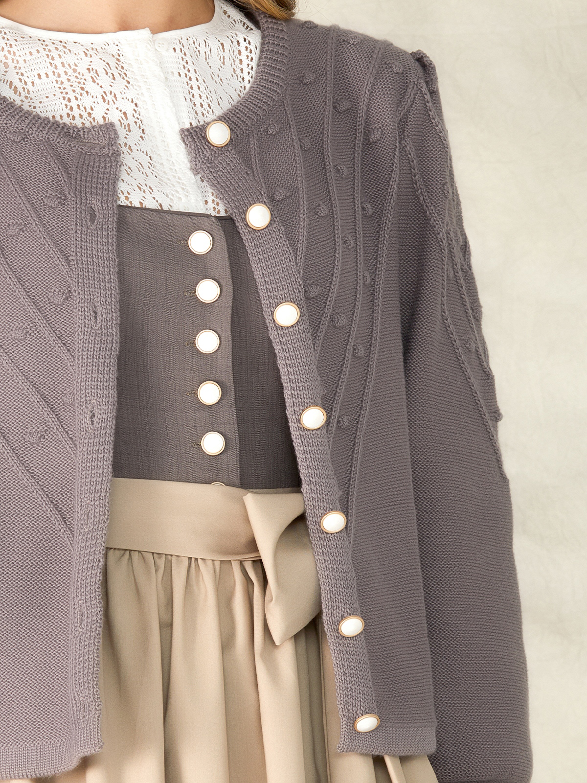 Dunkelgrüne Dirndl mit natürlichem Charme