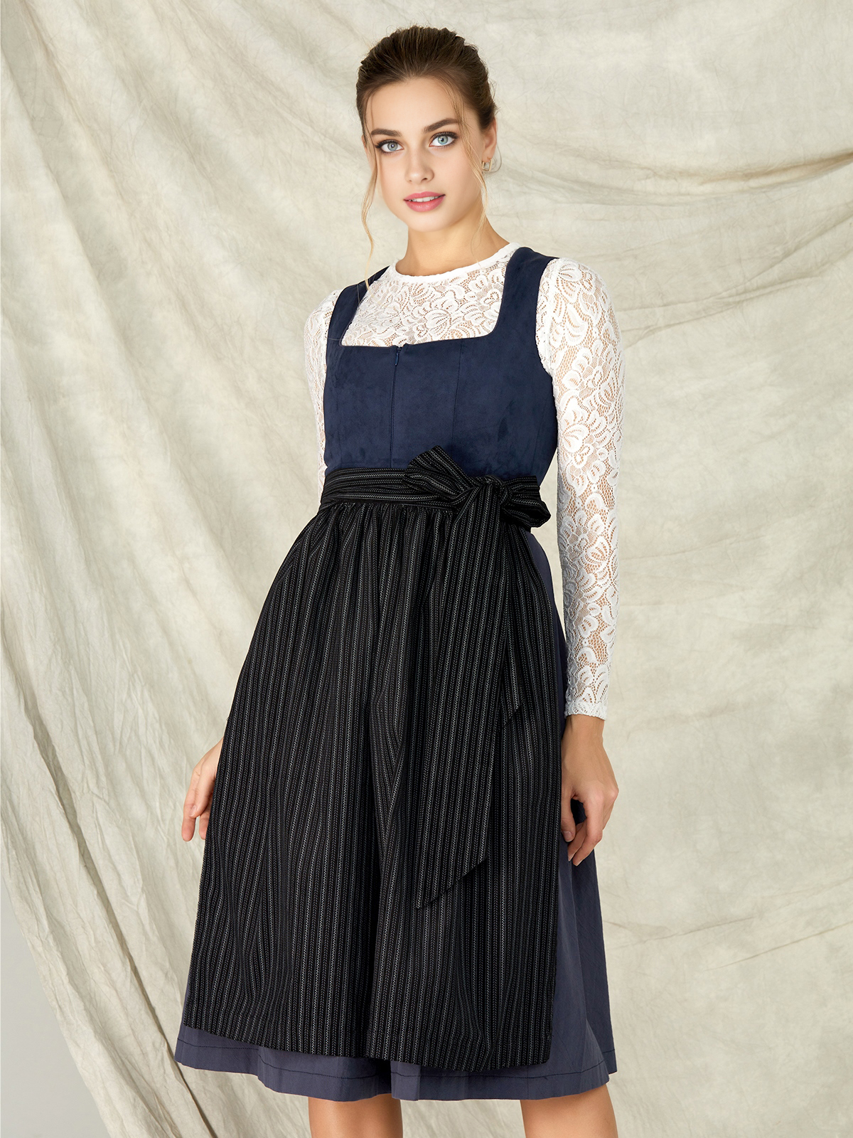 Mini Dirndl in Blau