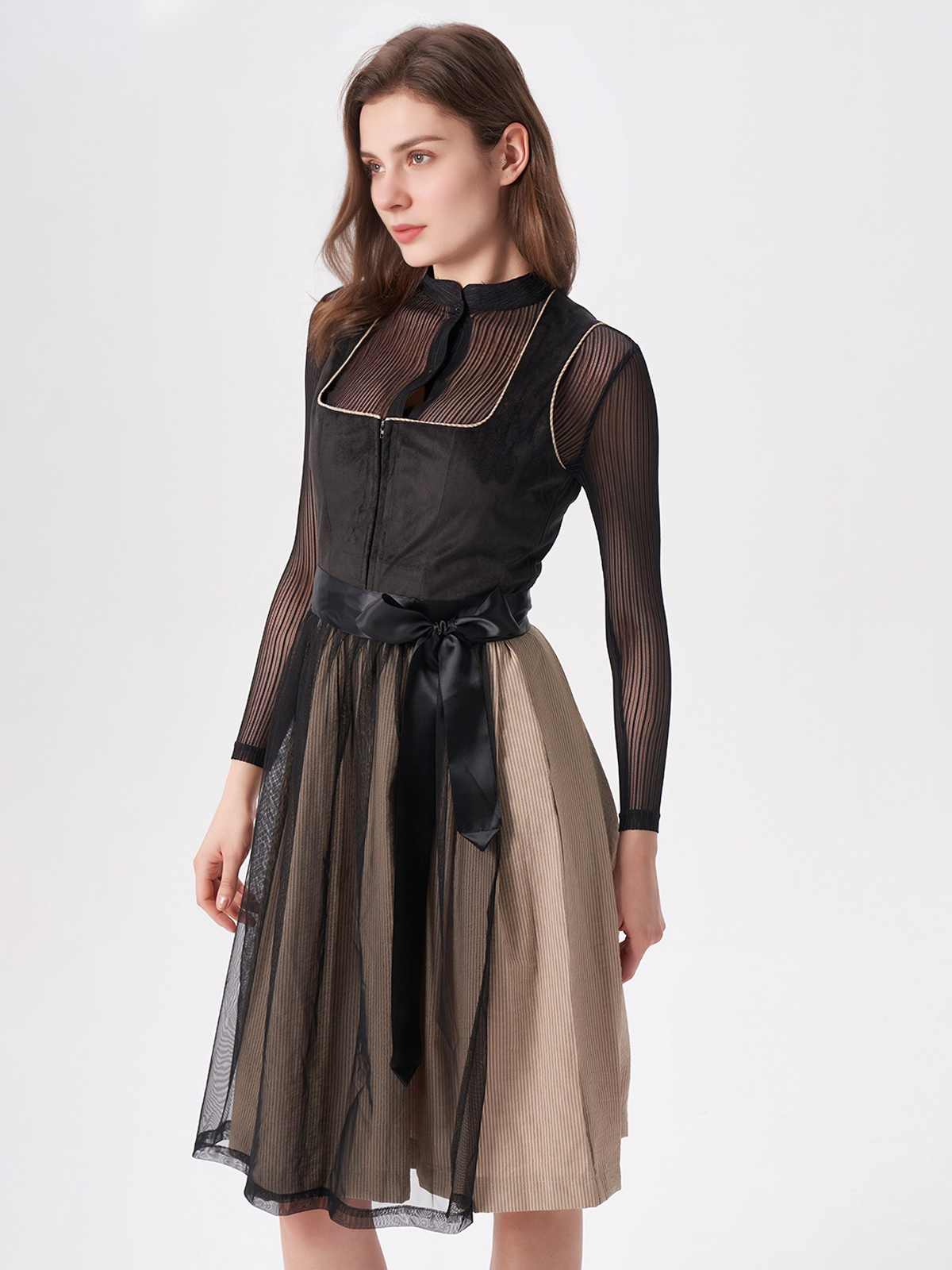 Elegantes Rosen Dirndl in Schwarz