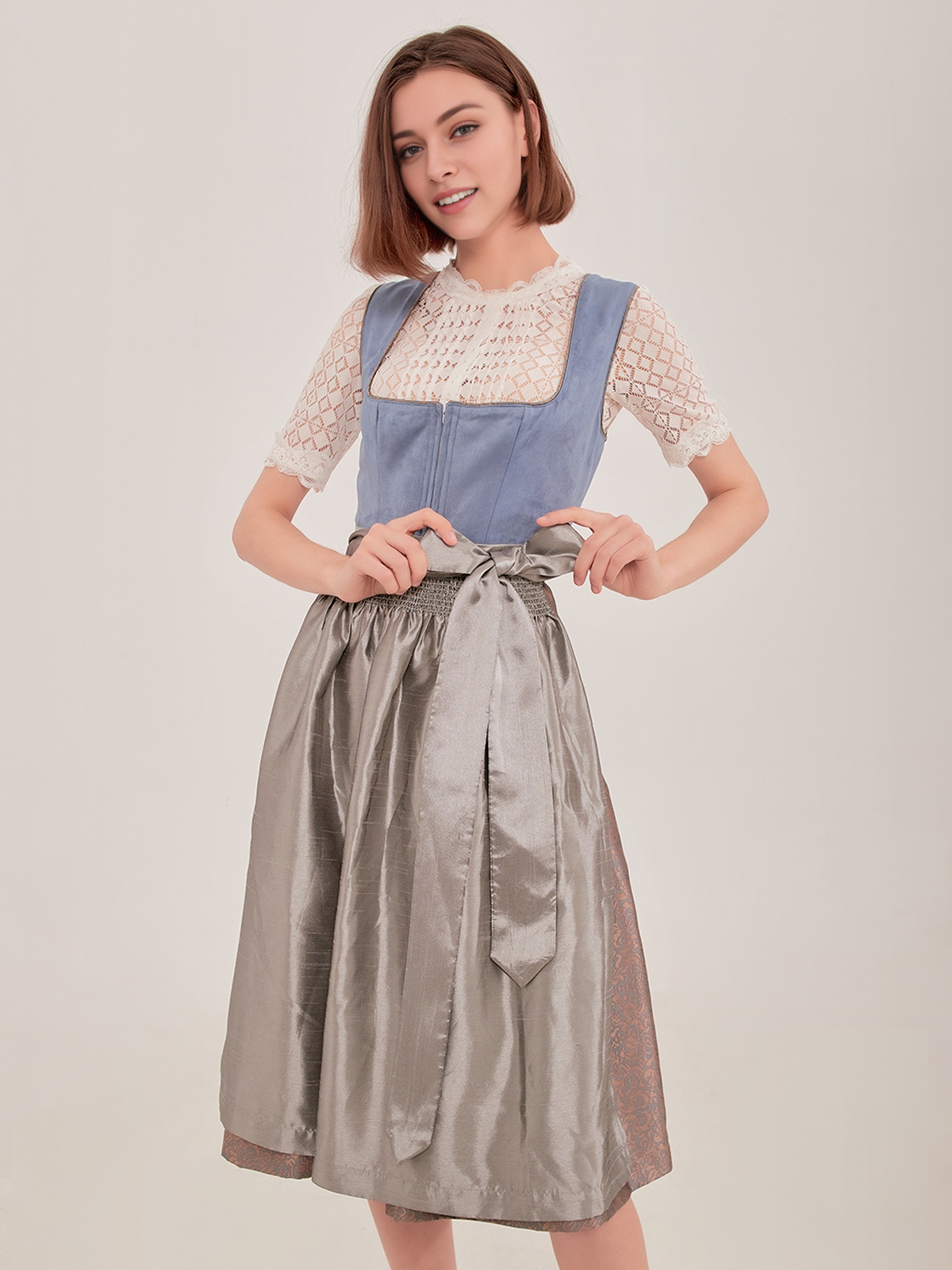 Dirndlbluse langarm hochgeschlossen in Blau