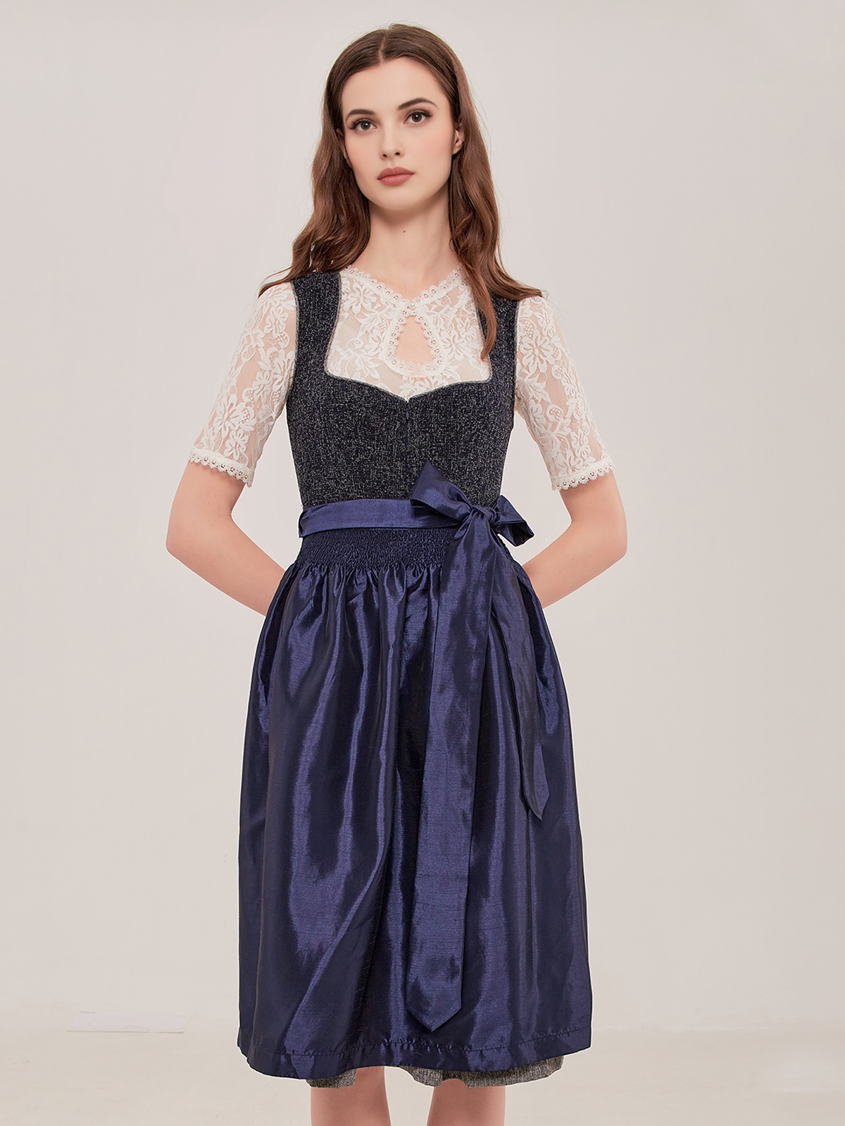 Dirndl Bluse in Blau und Grün