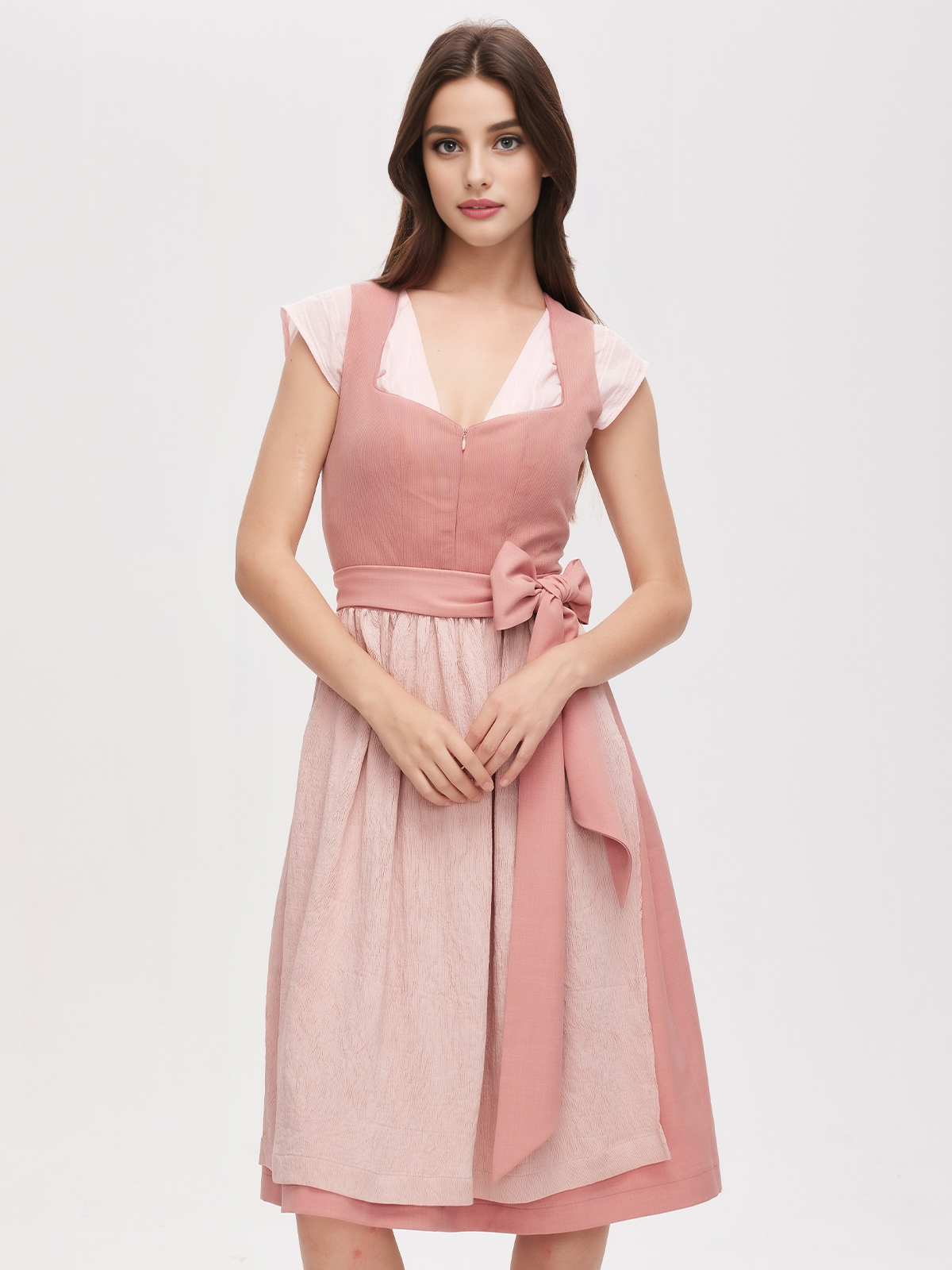 Dirndl rot blau mit floralen Details