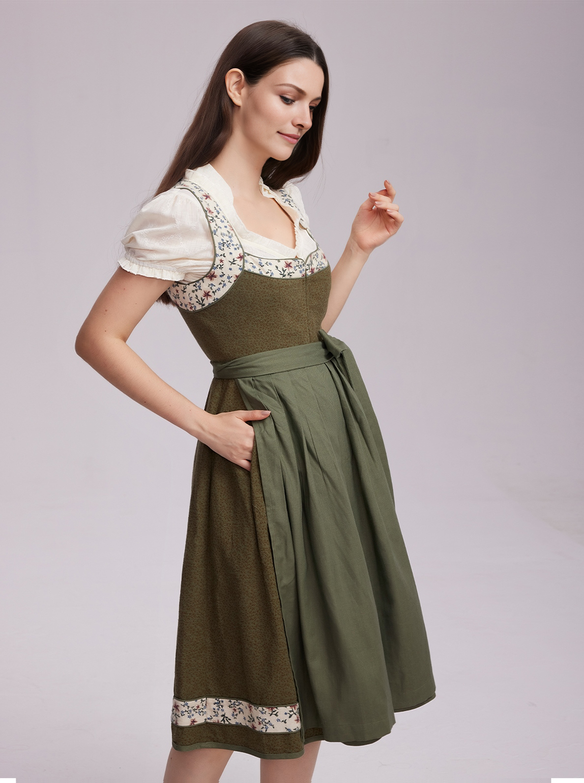 Dirndl Grün mit Spitze