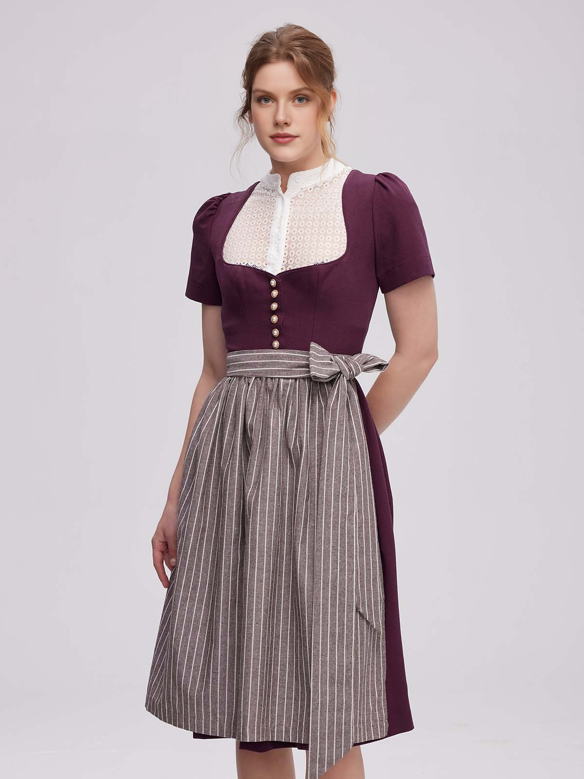 Modernes lila Dirndl von Ehreer