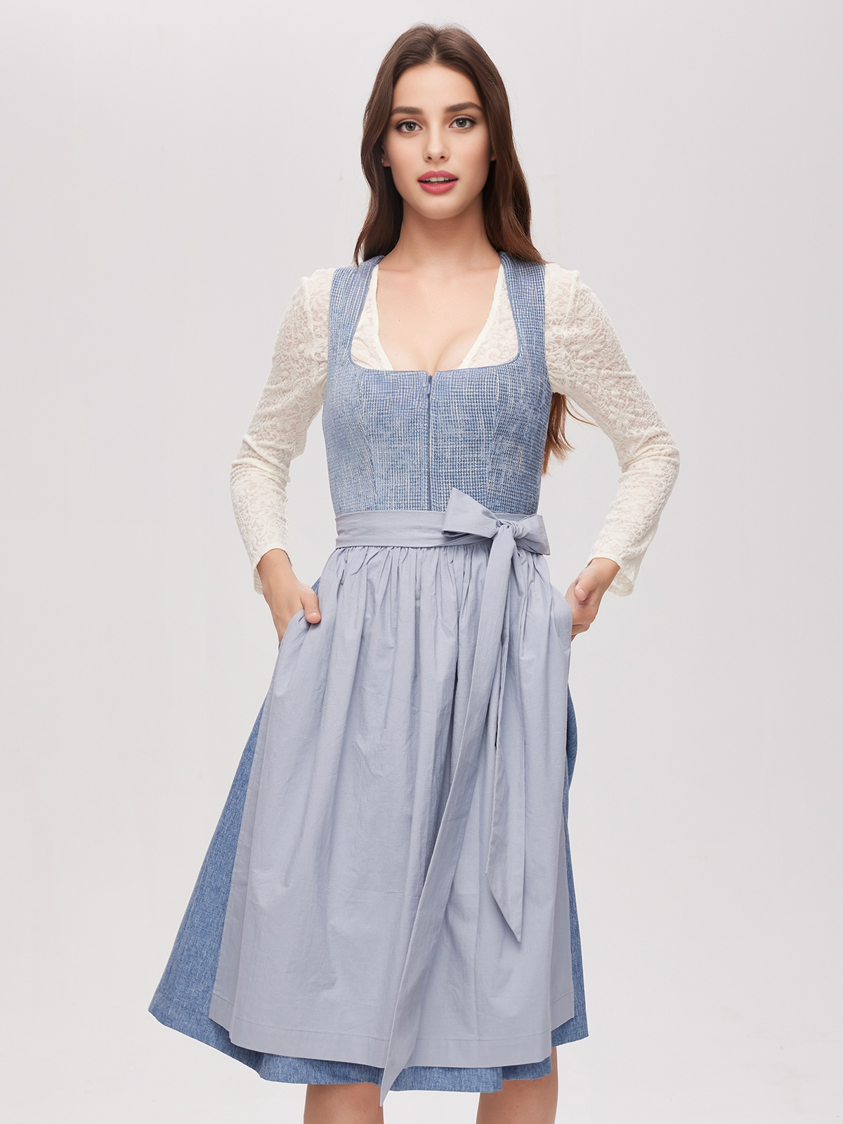 Modernes Dirndl in Blau