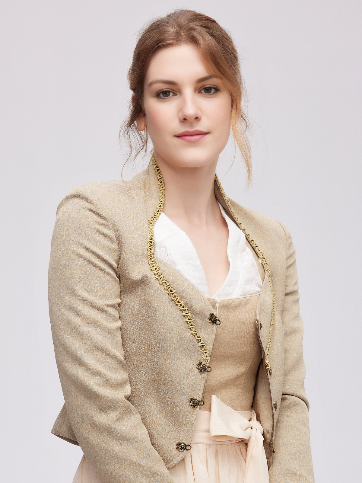 Dirndl mit grüner Jacke