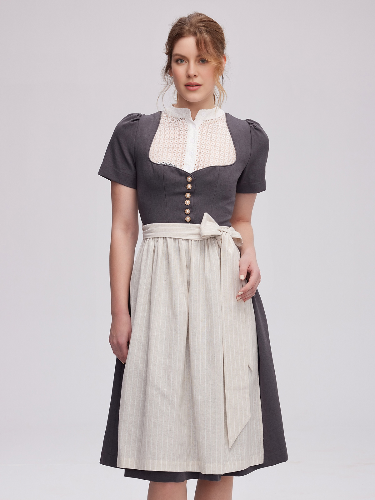 Dirndlbluse lang in Grau